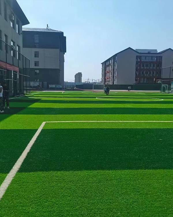 Césped artificial para un campo de fútbol 7 en China