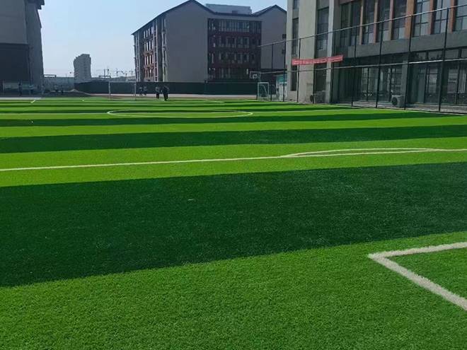 Non-fill artificial grass for 7-a-side football field