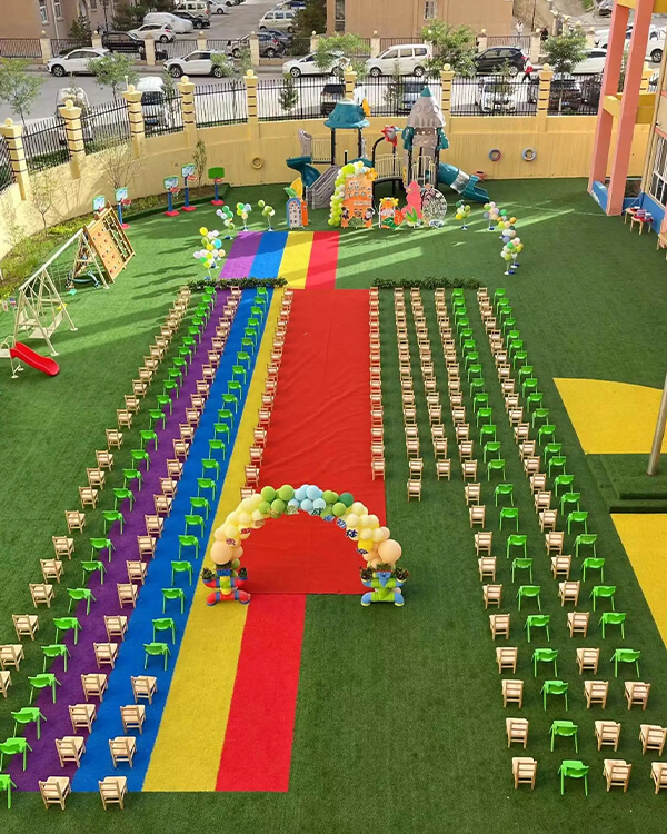 L'herbe artificielle pour Baota district 18e aire de jeux maternelle en Chine
