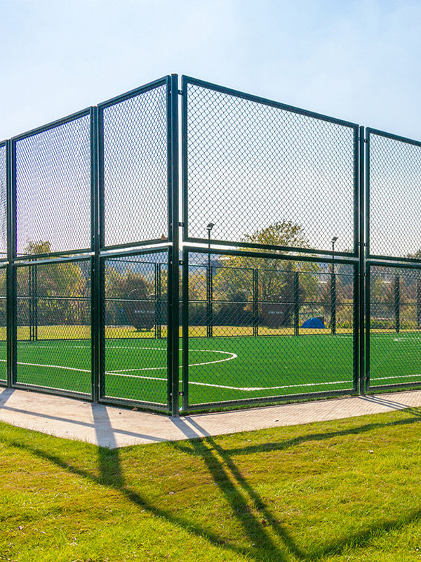 Installation of hollow-shaped and stud link shaped fences around the tennis court