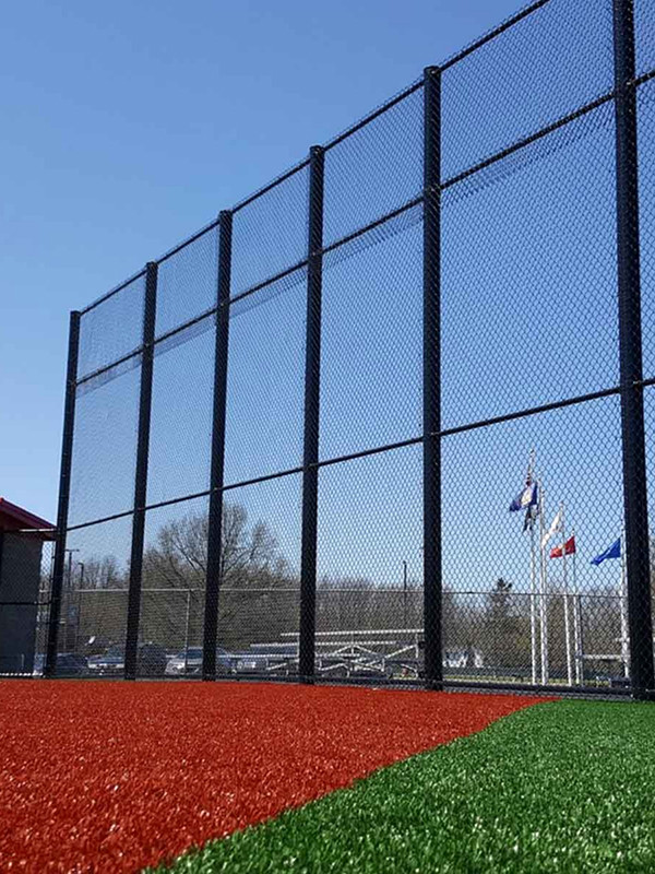 Installation effect display of modular sports field fencing
